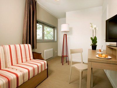 Comfort Suites Cannes Mandelieu Esterno foto