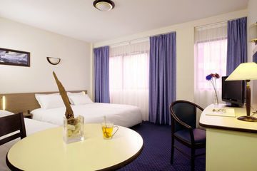 Comfort Suites Cannes Mandelieu Esterno foto
