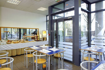 Comfort Suites Cannes Mandelieu Esterno foto
